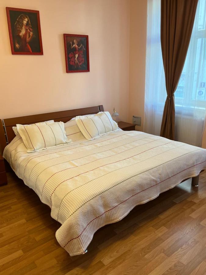 Apartment Colonnade Carlsbad Карловы Вары Экстерьер фото