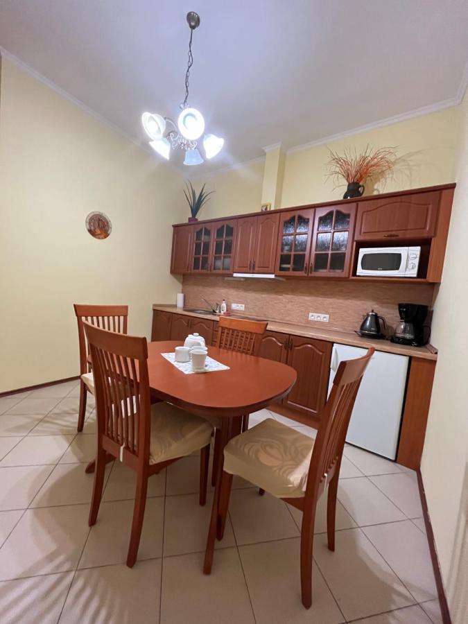Apartment Colonnade Carlsbad Карловы Вары Экстерьер фото