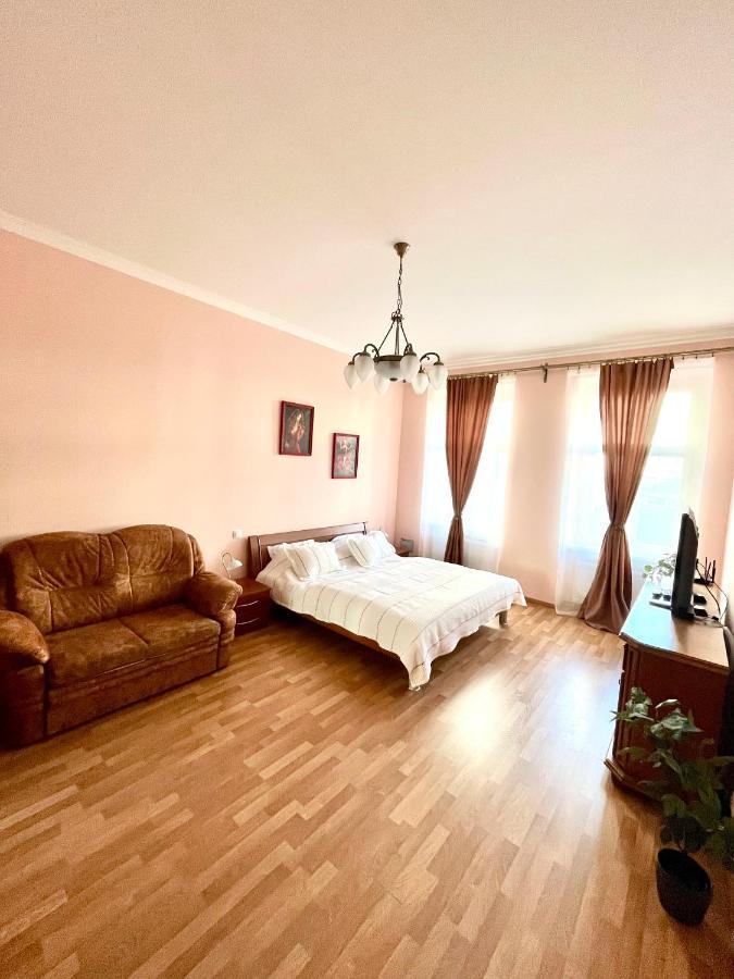Apartment Colonnade Carlsbad Карловы Вары Экстерьер фото